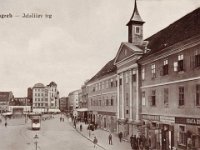 Trg bana Jelačića 1920. godine. Zakladna bolnica Male braće srušena 1931. godine.jpg